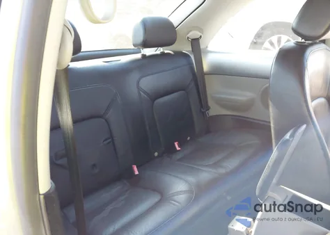 2004 Volkswagen New Beetle Gls 1.8T z USA, uszkodzony, nr VIN 3VWCD31C34M407564